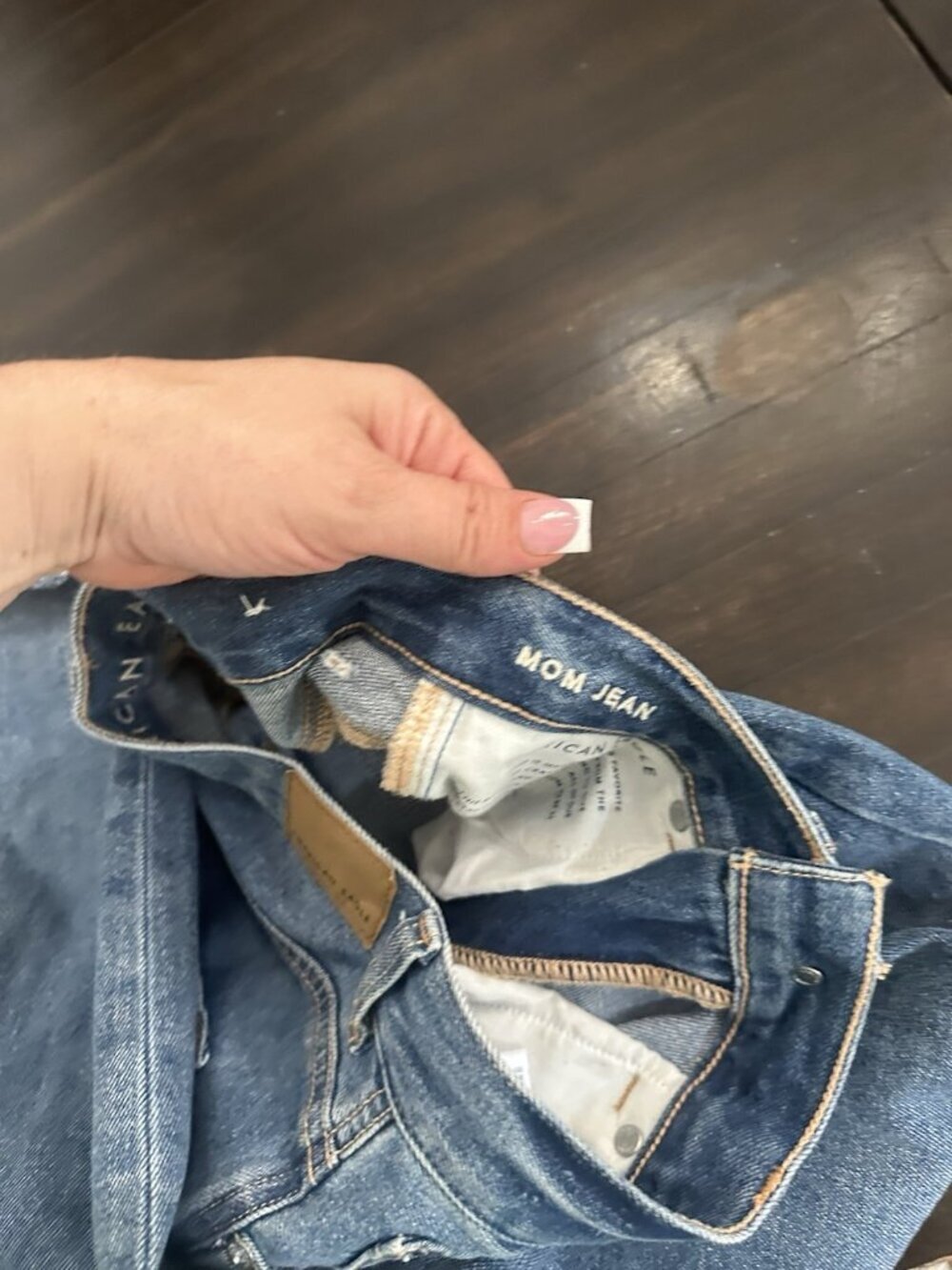 American Eagle Size 00 Regular Mom Jean Distressed Light Wash Jeans - Picture 4 of 5